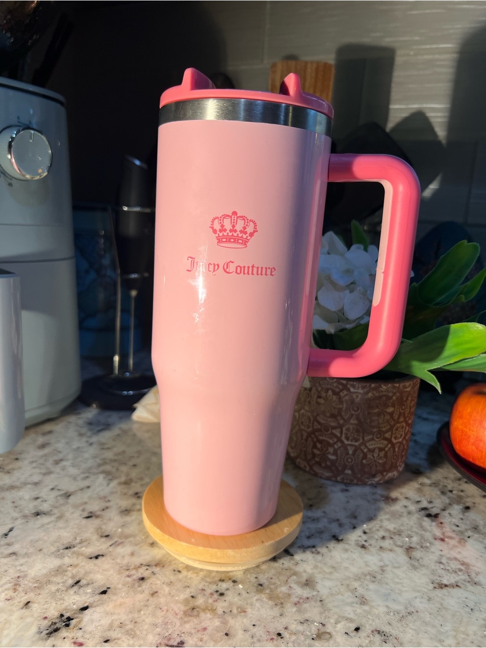 Juicy Couture 24 ounce 
Light Pink Travel Tumbler with Handle